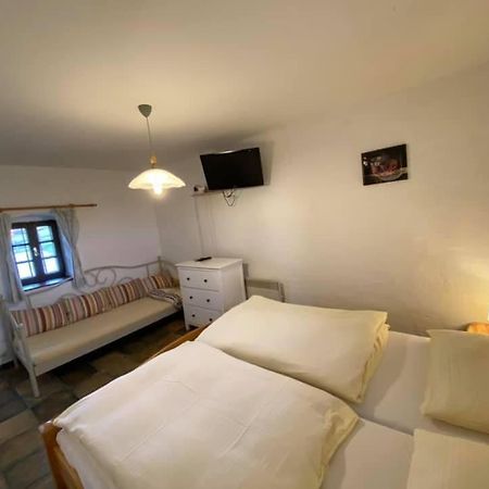 Apartments Mali Raj Dolenci Bagian luar foto